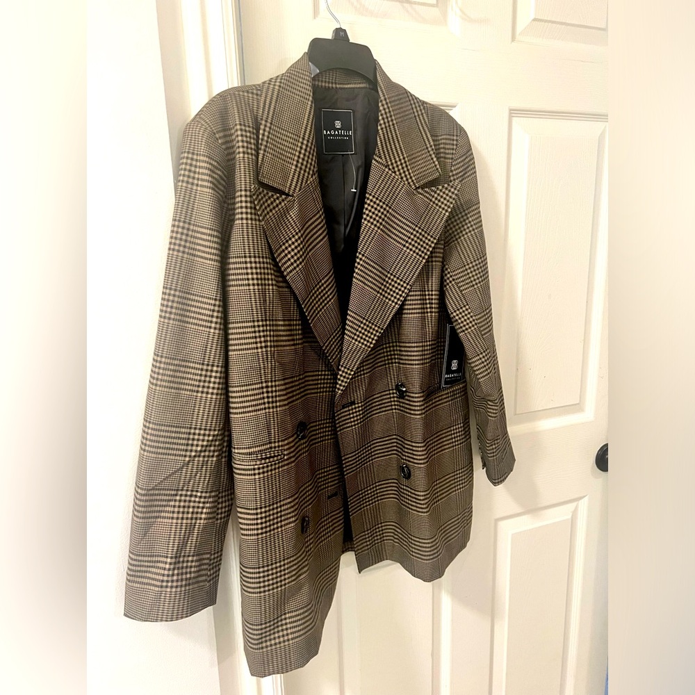 Bagatelle, houndstooth, double breasted blazer.